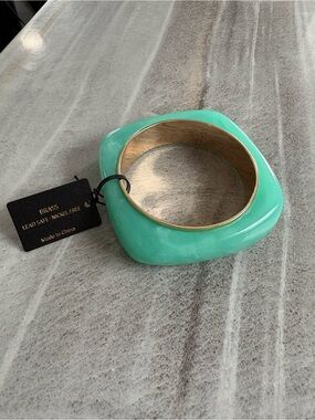 NWT House of Harlow 1960 Mint Green / Aqua Resin Square Bangle Bracelet